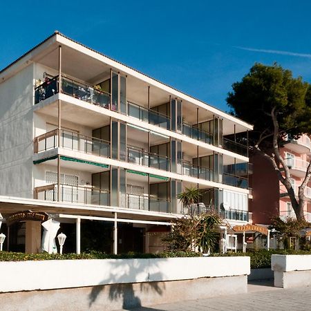Apartamentos Turisticos Augustus カンブリルス エクステリア 写真