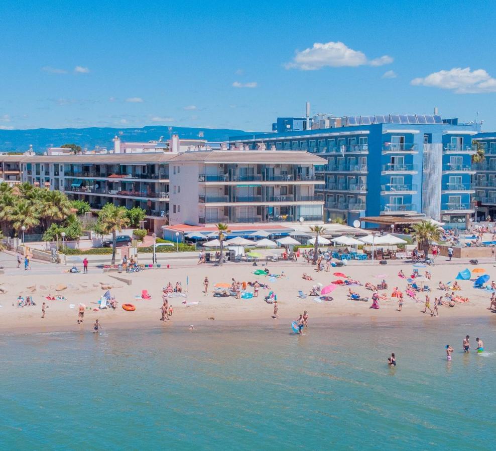 Apartamentos Turisticos Augustus カンブリルス エクステリア 写真