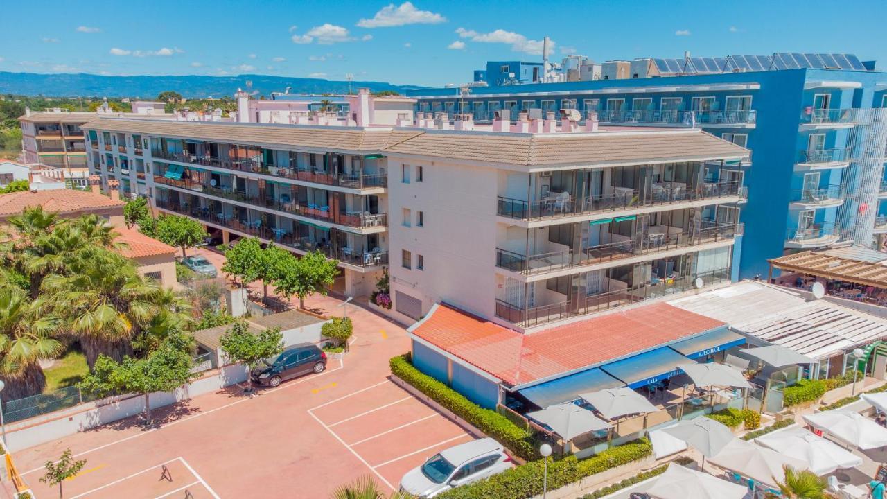 Apartamentos Turisticos Augustus カンブリルス エクステリア 写真
