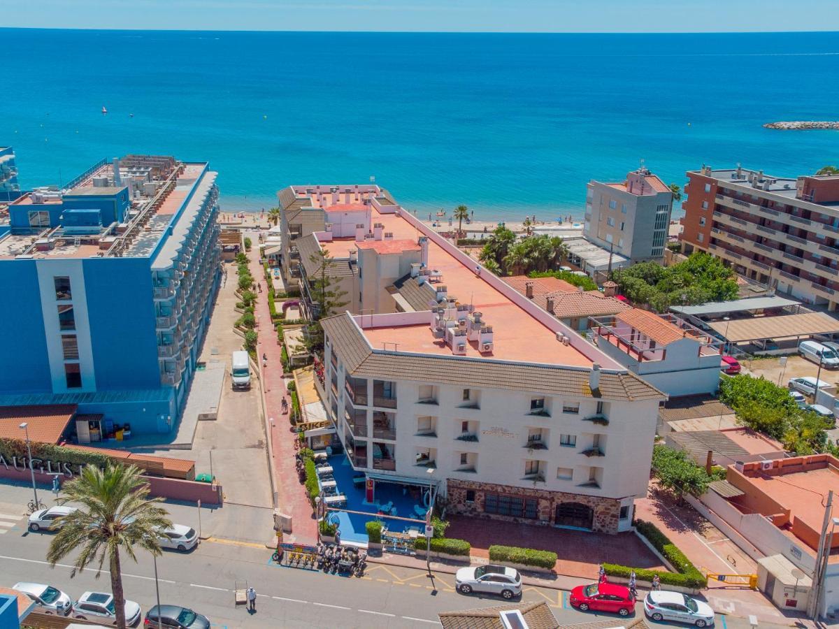 Apartamentos Turisticos Augustus カンブリルス エクステリア 写真