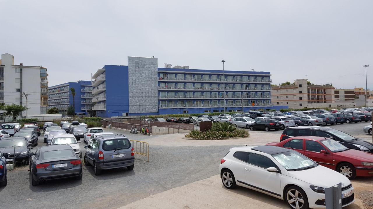 Apartamentos Turisticos Augustus カンブリルス エクステリア 写真