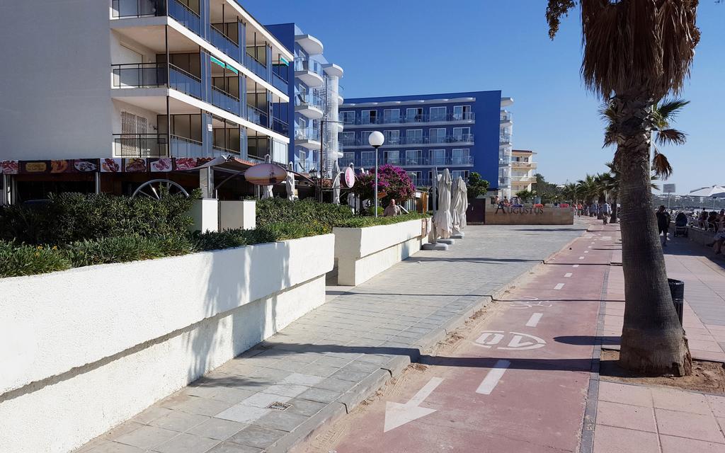 Apartamentos Turisticos Augustus カンブリルス エクステリア 写真
