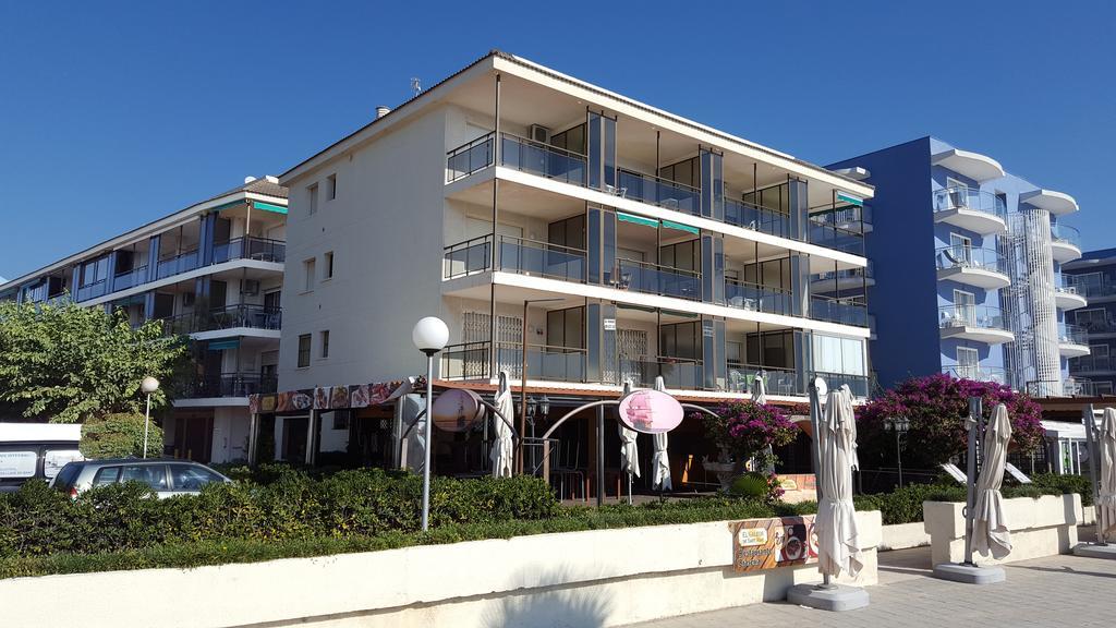 Apartamentos Turisticos Augustus カンブリルス エクステリア 写真
