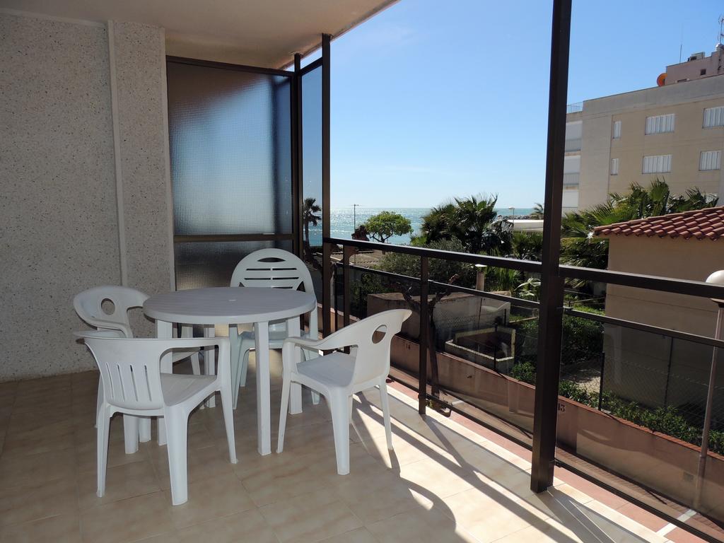 Apartamentos Turisticos Augustus カンブリルス エクステリア 写真