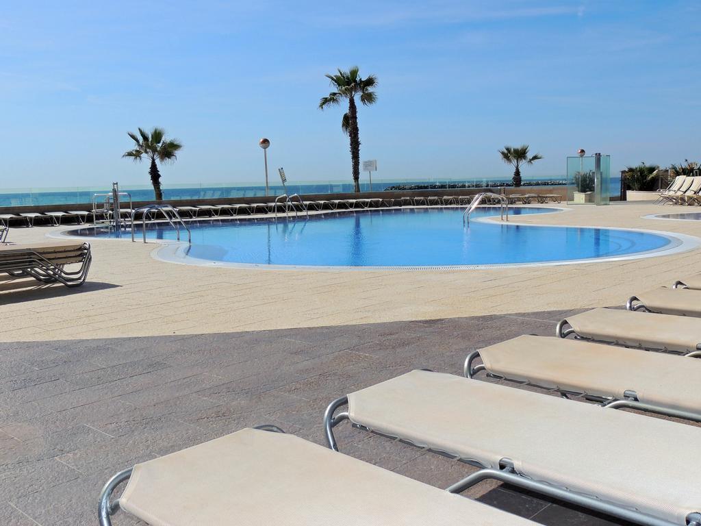 Apartamentos Turisticos Augustus カンブリルス エクステリア 写真