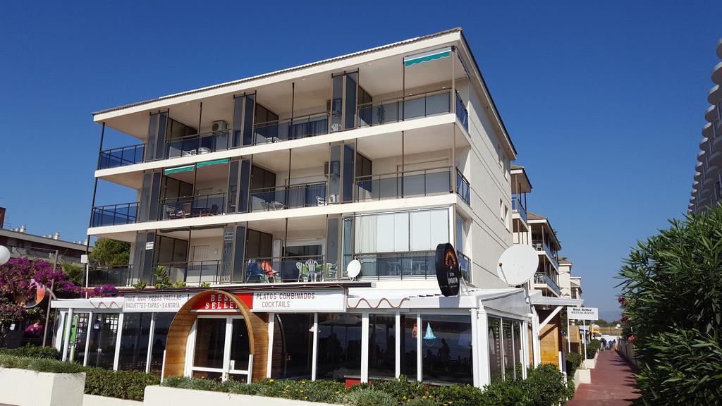 Apartamentos Turisticos Augustus カンブリルス エクステリア 写真