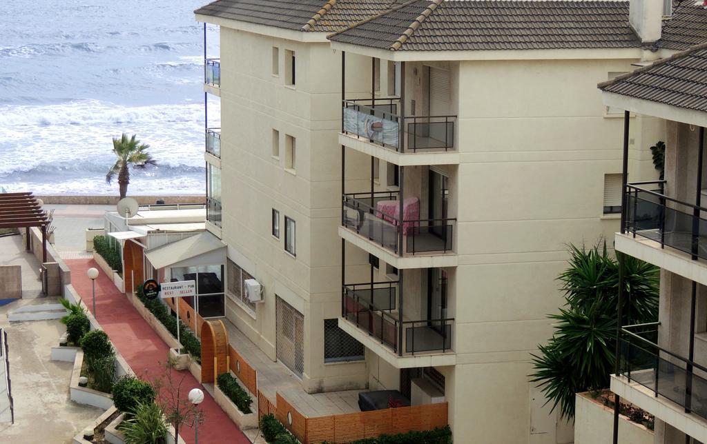 Apartamentos Turisticos Augustus カンブリルス エクステリア 写真