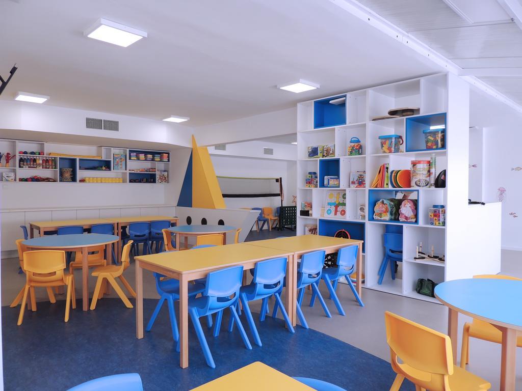 Apartamentos Turisticos Augustus カンブリルス エクステリア 写真