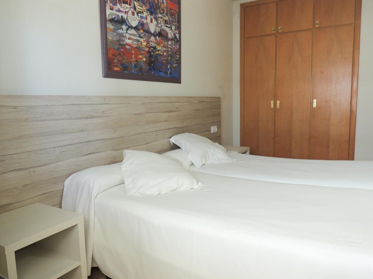 Apartamentos Turisticos Augustus カンブリルス エクステリア 写真