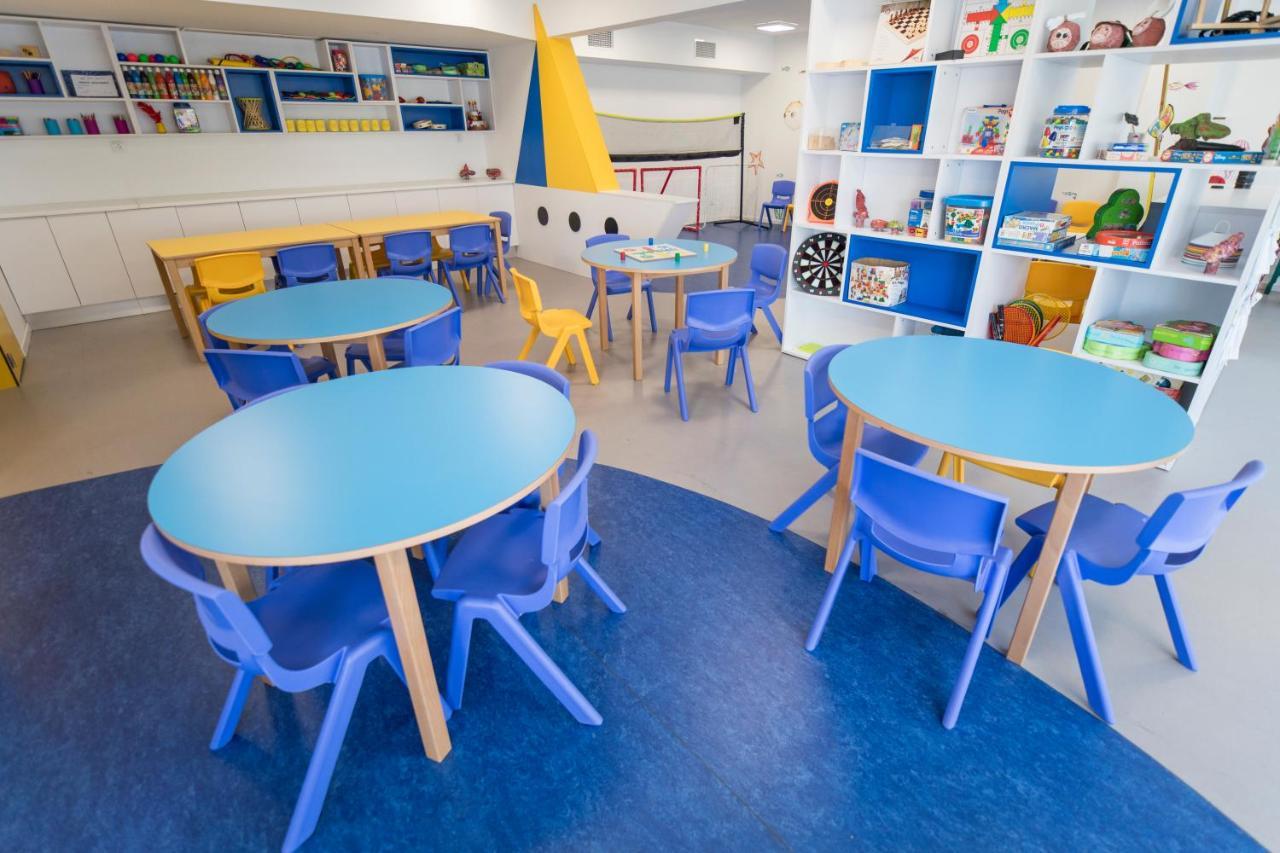 Apartamentos Turisticos Augustus カンブリルス エクステリア 写真