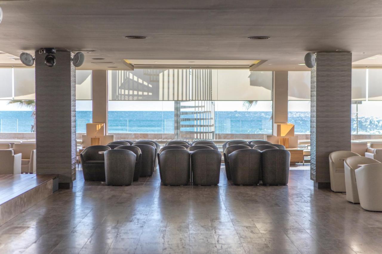 Apartamentos Turisticos Augustus カンブリルス エクステリア 写真