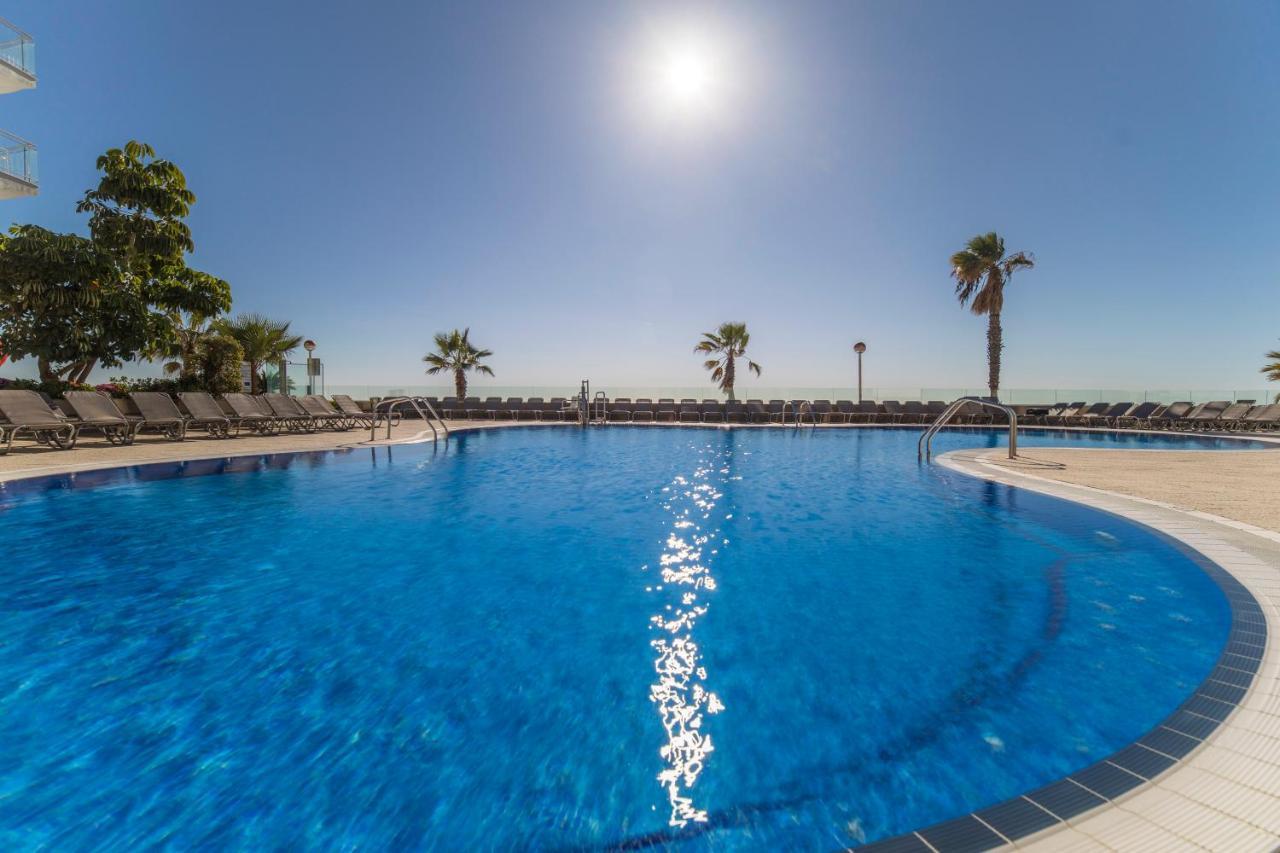 Apartamentos Turisticos Augustus カンブリルス エクステリア 写真