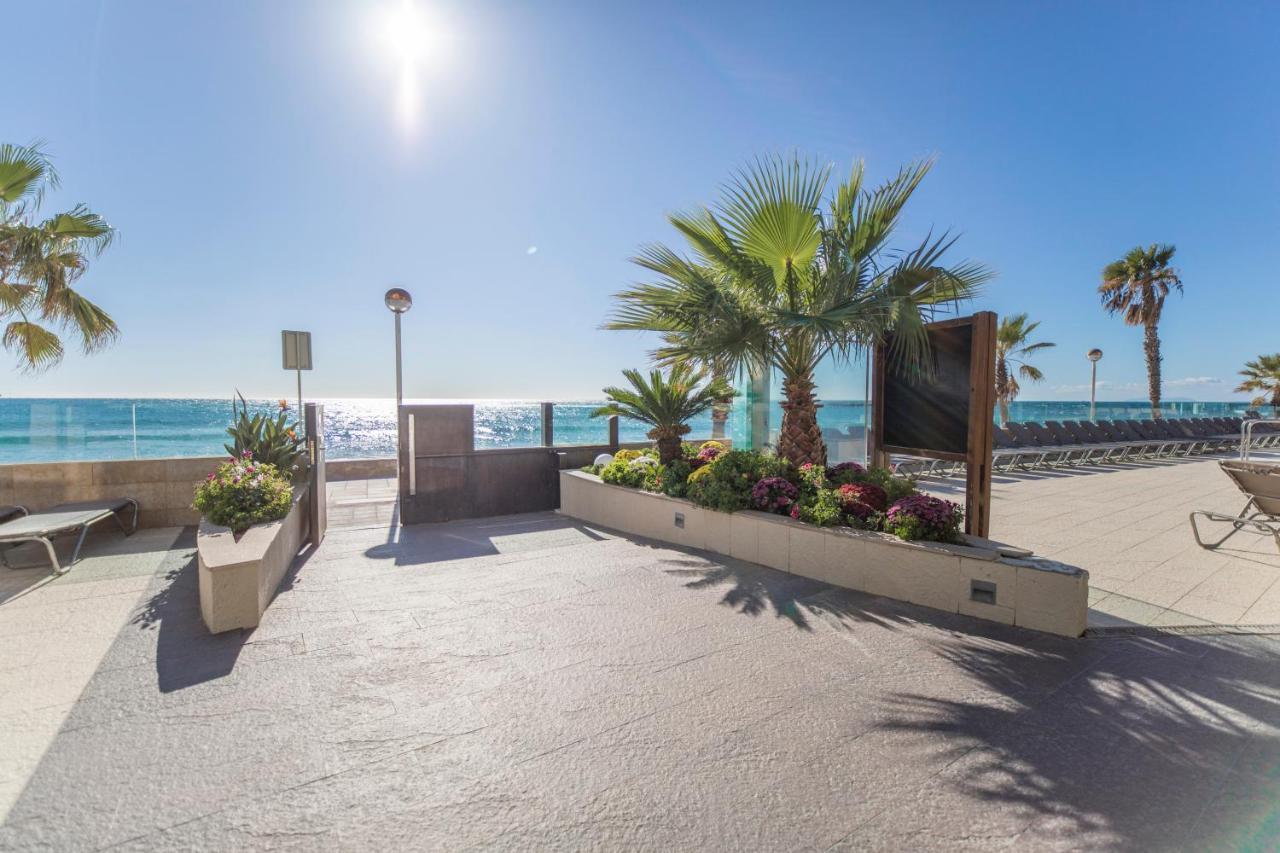 Apartamentos Turisticos Augustus カンブリルス エクステリア 写真